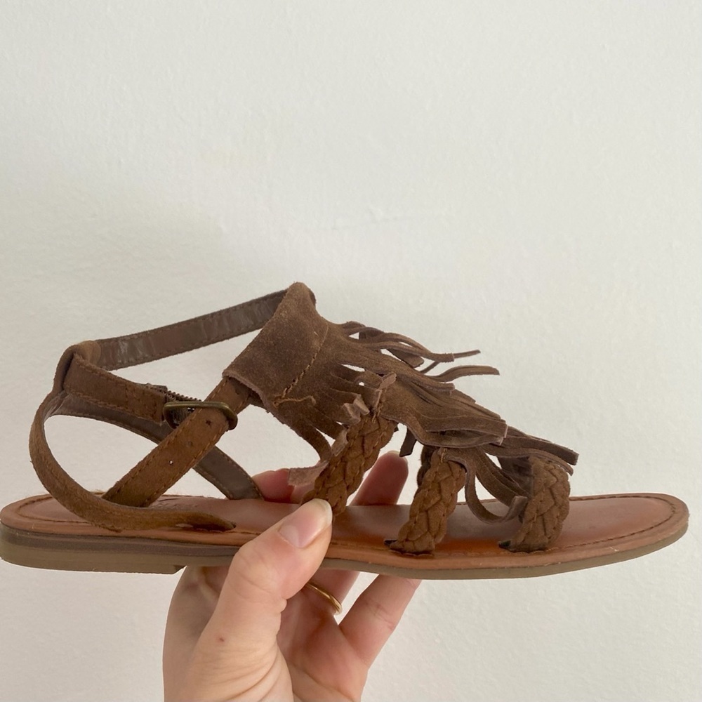 American Eagle Brown Suede Fringe Sandals | Boho/Western Style | Brass Buckle - Picture 3 of 9